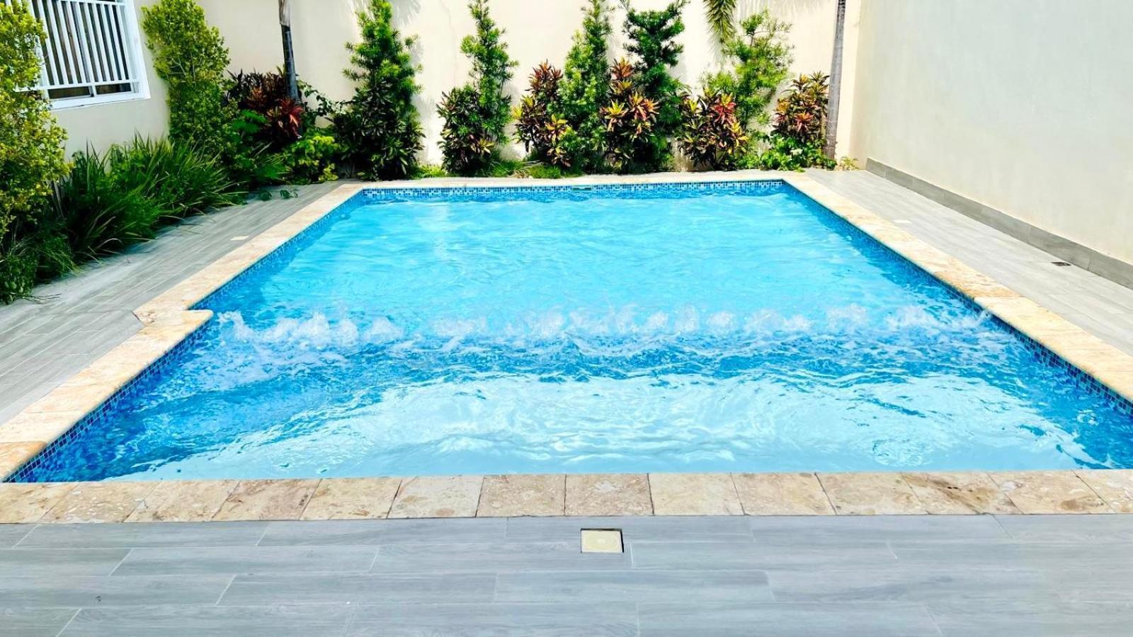 לה רומנה Ambar Luxurious Condo At Caleta מראה חיצוני תמונה